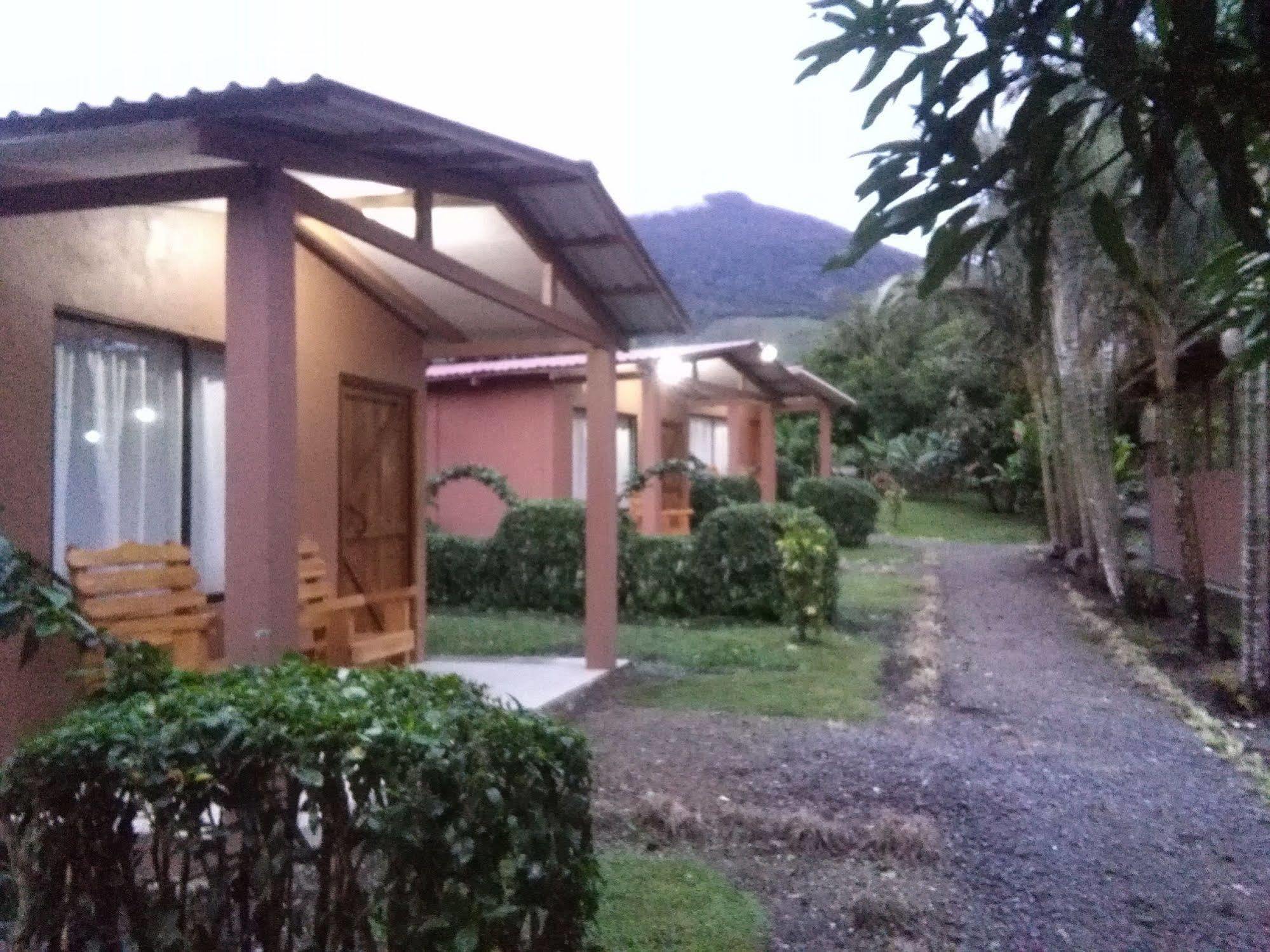 Paraiso Volcano Lodge Guayabo  ภายนอก รูปภาพ